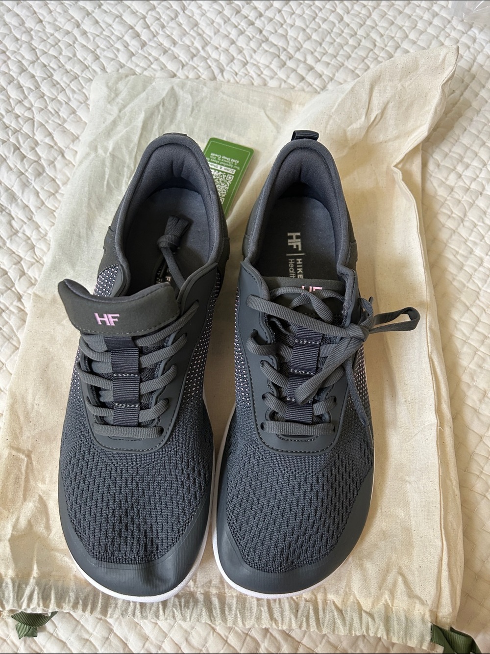 Hike Stride sneakers woman’s size 11-11.5/ men’s size 9-9.5